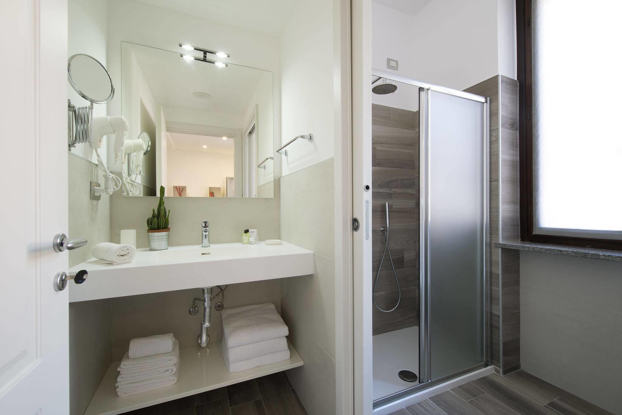 Monza City Rooms & Studios Екстер'єр фото