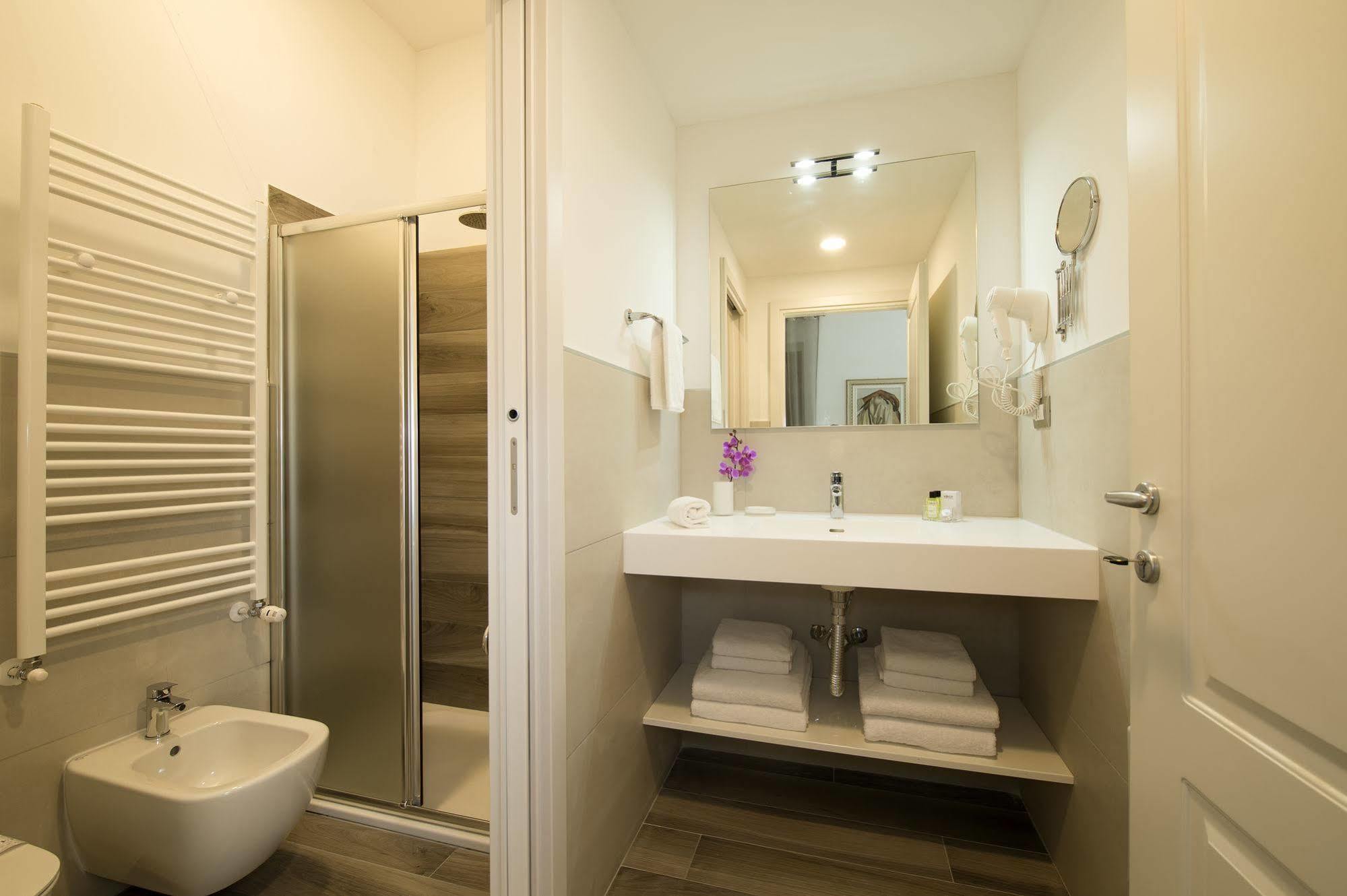 Monza City Rooms & Studios Екстер'єр фото